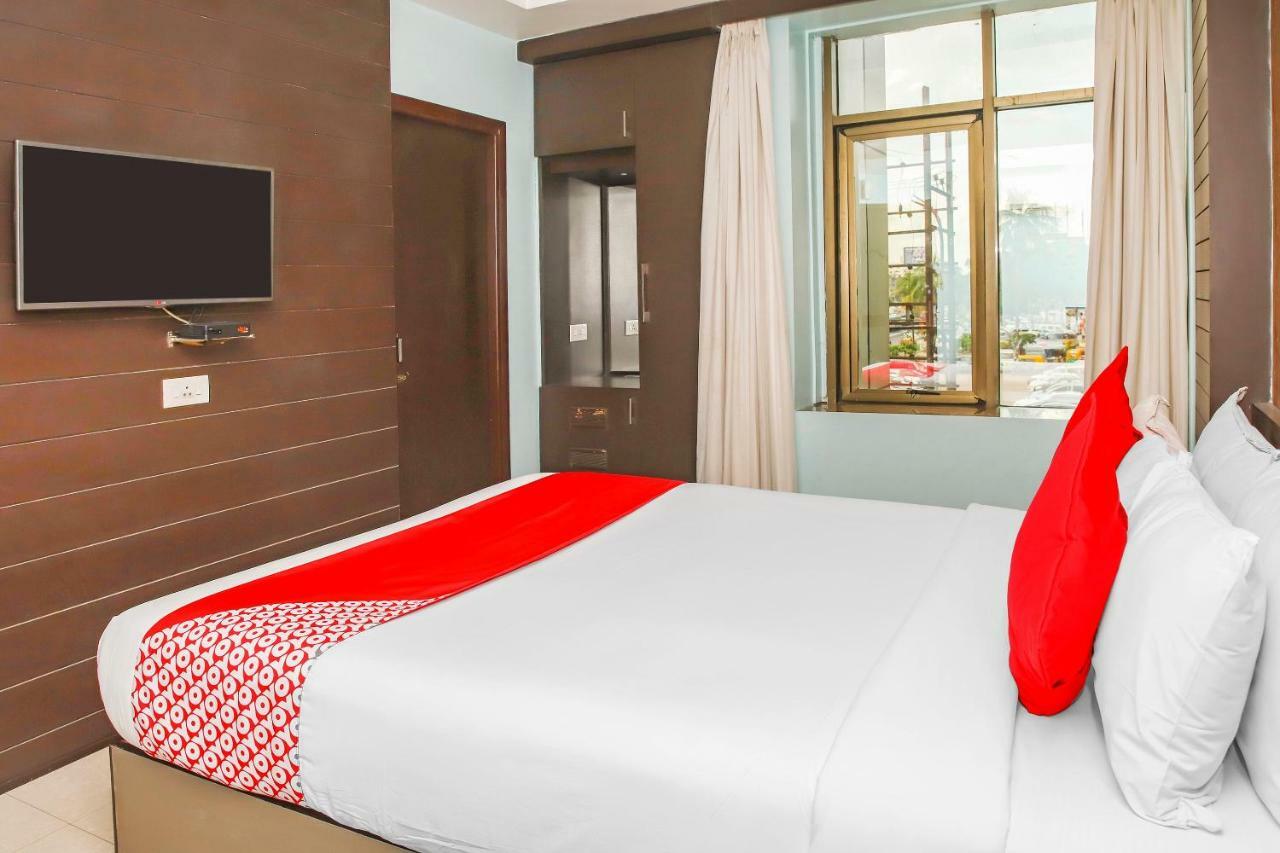 Oyo 3811 Geetanjali Regency Hotell Kolkata Eksteriør bilde